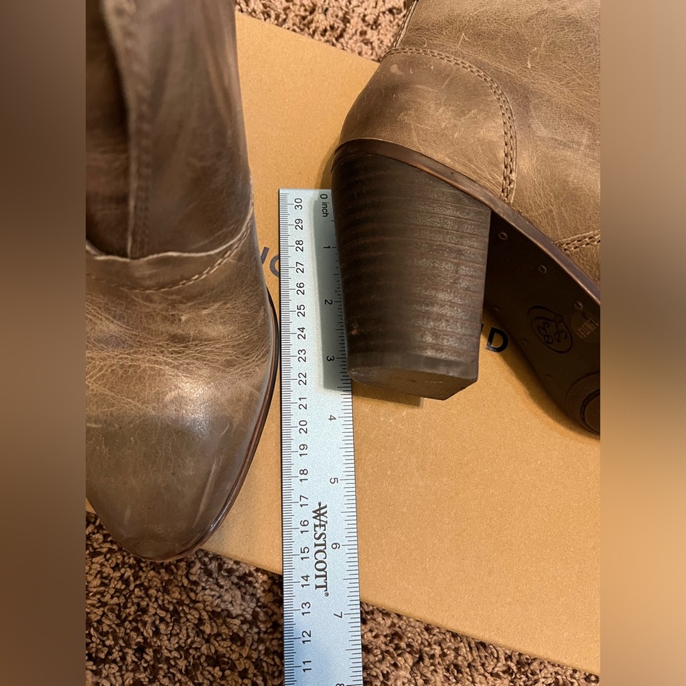 Lucky Brand Leather Taupe Ankle Boots, Size 7.5 - Picture 4 of 9